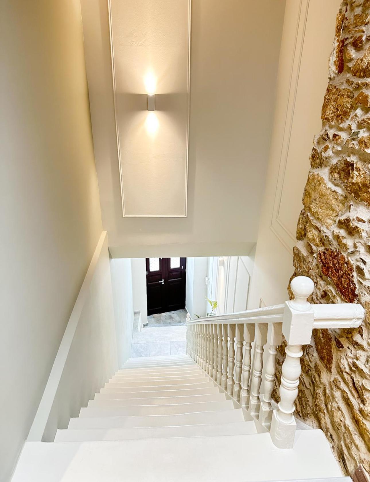 Lithos Syros
